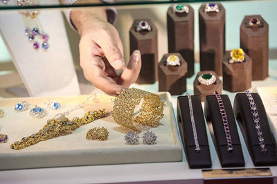 融合奢华与创新 2016迪拜珠宝展中的家用电器新趋势
